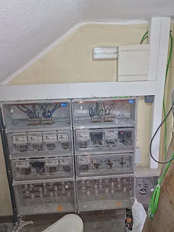 Reparación eléctrica urgente en domicilio